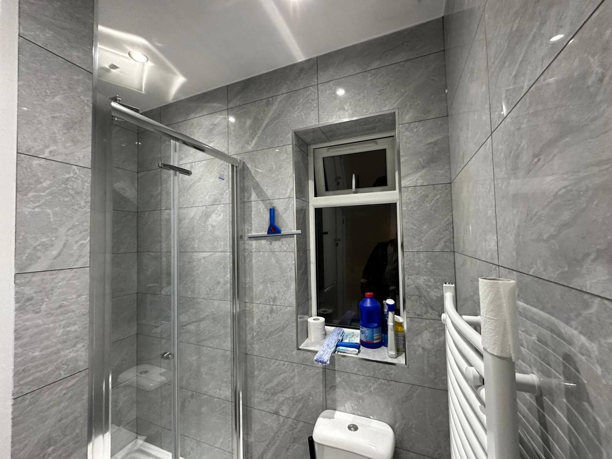 4Th Studio Flat With Private Own Bathroom A London Luxury Family Home Setup And Furnished With Double Bed Plus A Double Futon-Sofa Bed A Single Futon Bed A Baby Cot And Garden And Free Parking エクステリア 写真